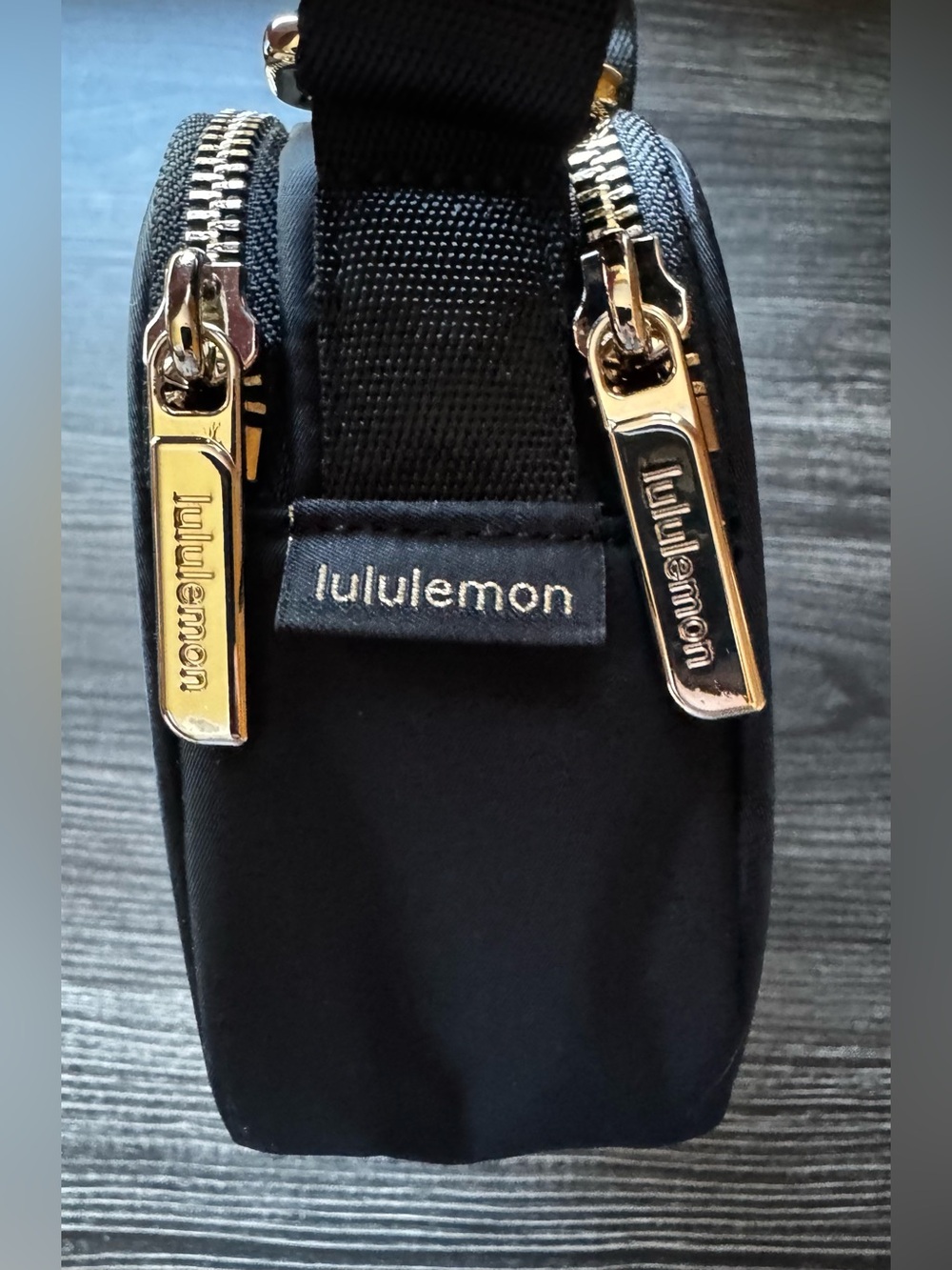 Lululemon Black Crossbody Camera Bag - Picture 4 of 11